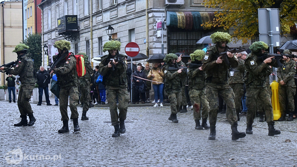 Przysięga i pokazy kadetów liceów mundurowych