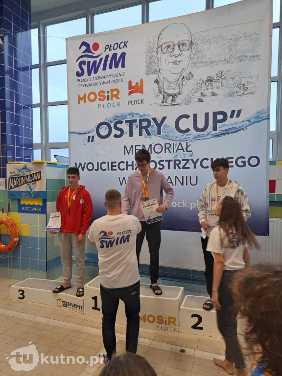 UKS Delfinek Kutno z workiem medali