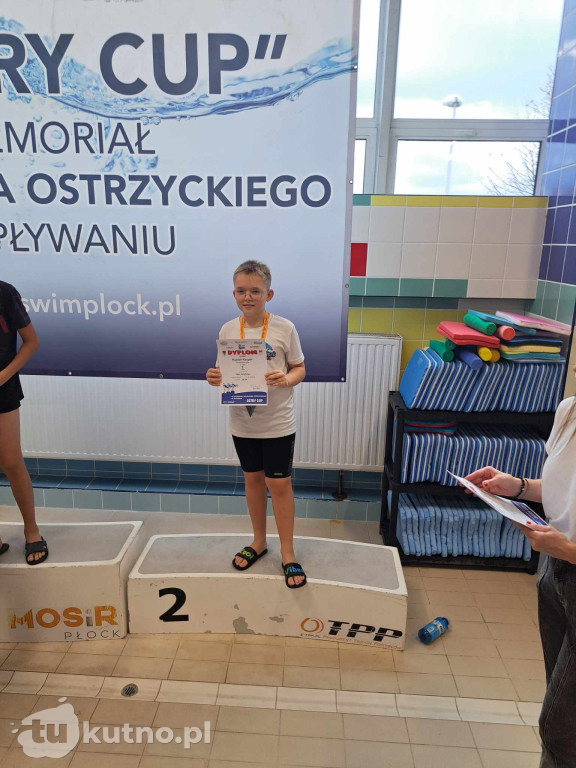 UKS Delfinek Kutno z workiem medali