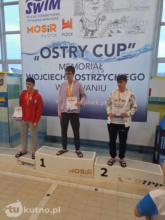 UKS Delfinek Kutno z workiem medali