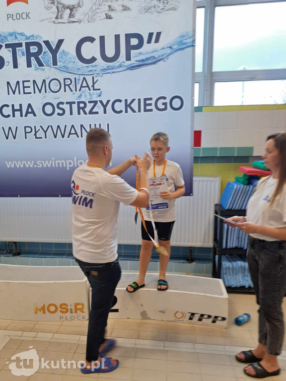 UKS Delfinek Kutno z workiem medali
