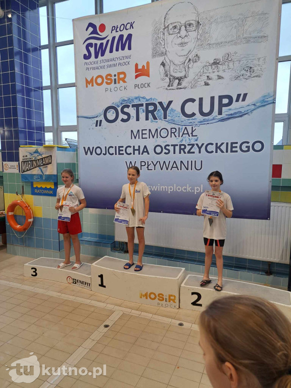 UKS Delfinek Kutno z workiem medali