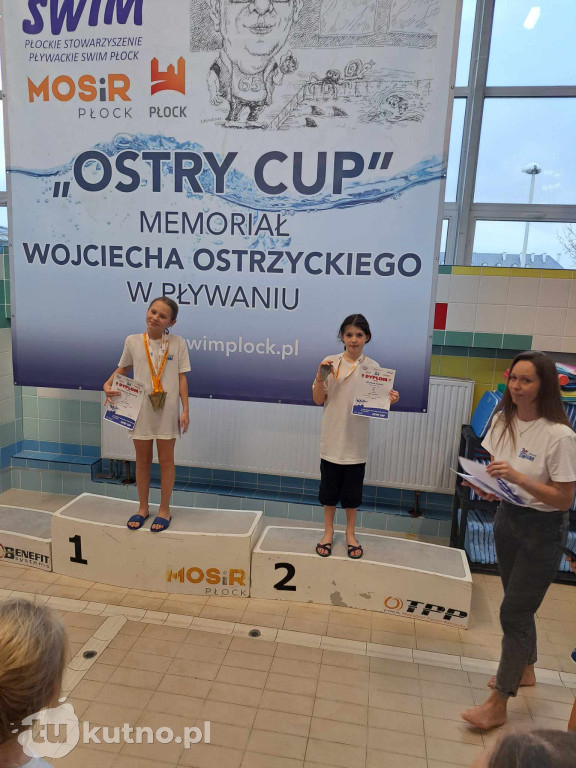UKS Delfinek Kutno z workiem medali