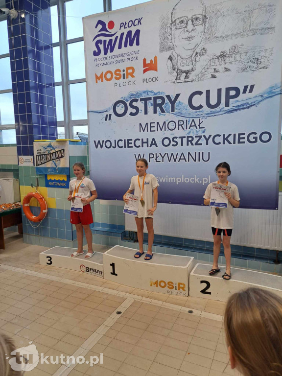 UKS Delfinek Kutno z workiem medali