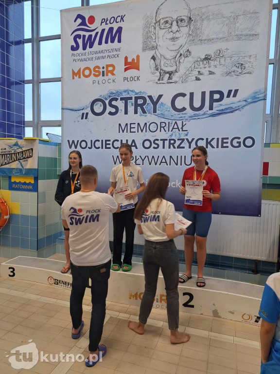 UKS Delfinek Kutno z workiem medali