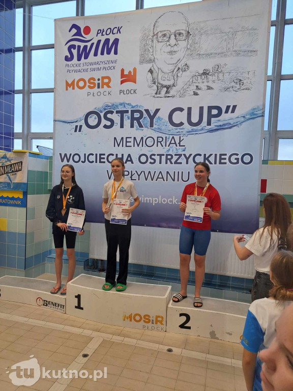 UKS Delfinek Kutno z workiem medali