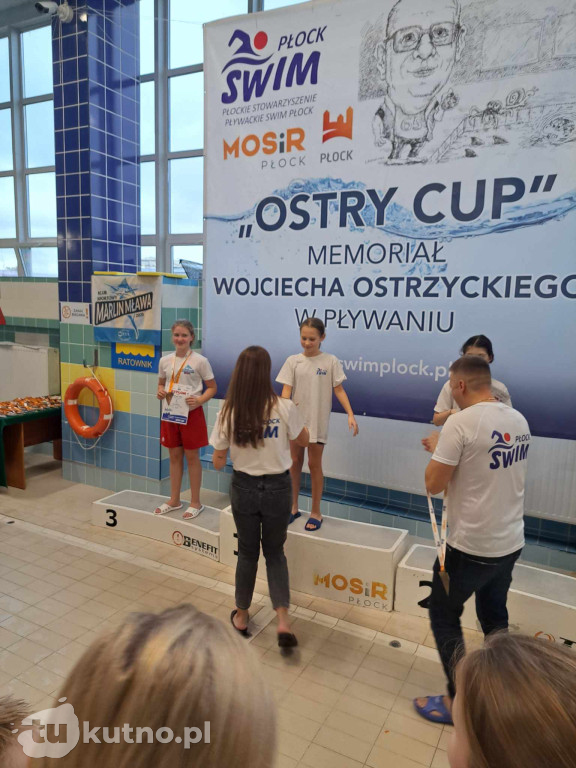 UKS Delfinek Kutno z workiem medali