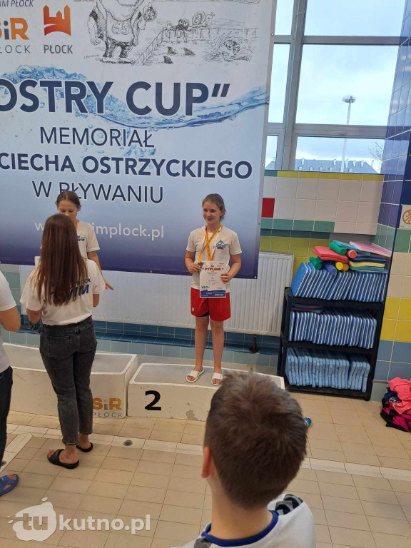UKS Delfinek Kutno z workiem medali