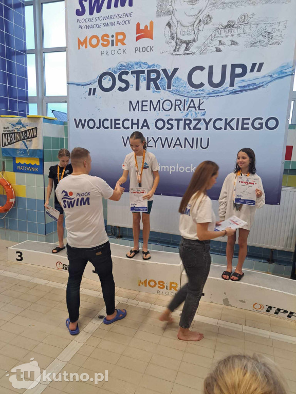 UKS Delfinek Kutno z workiem medali