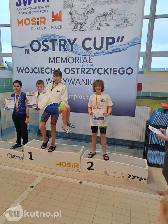 UKS Delfinek Kutno z workiem medali
