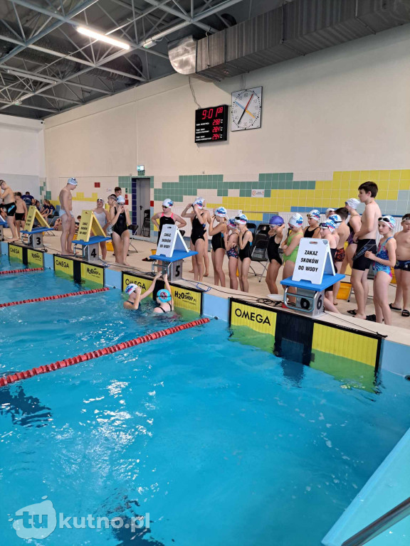 UKS Delfinek Kutno z workiem medali