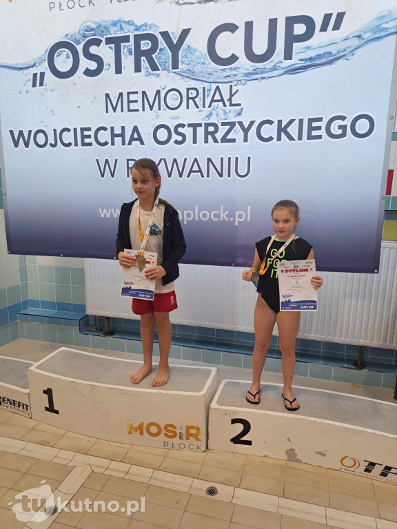 UKS Delfinek Kutno z workiem medali