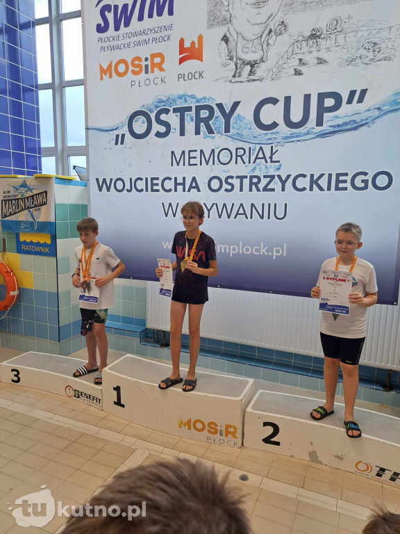 UKS Delfinek Kutno z workiem medali