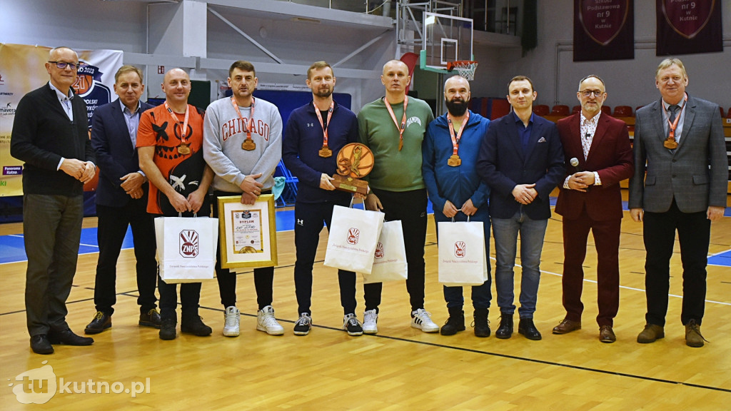 Nauczyciele-koszykarze rozegrali turniej w Kutnie