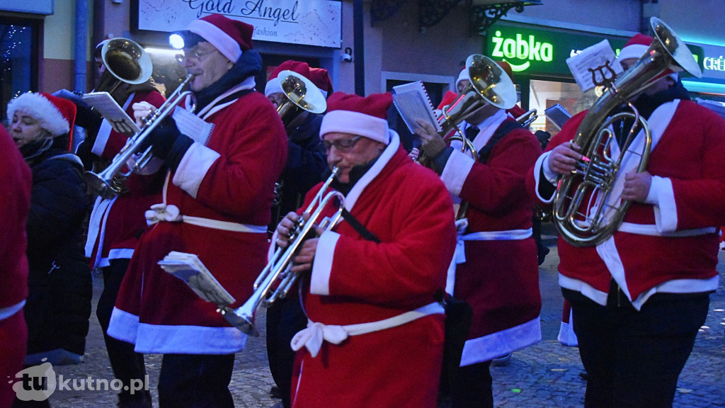Świąteczna Parada Mikołajów przeszła ulicami Kutna