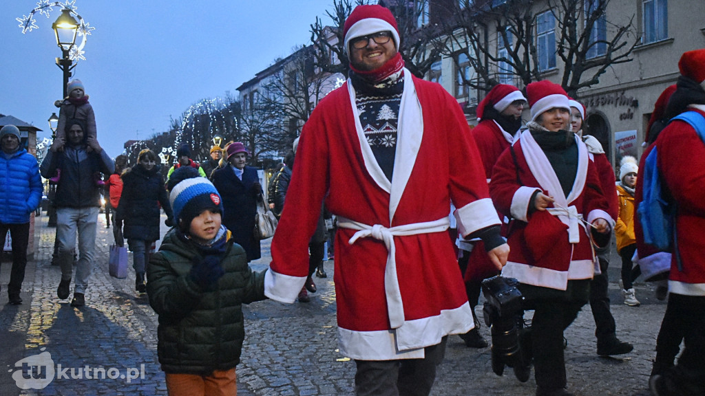 Świąteczna Parada Mikołajów przeszła ulicami Kutna