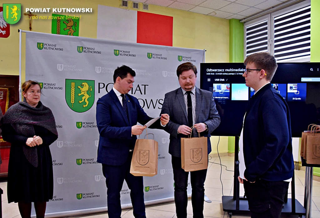Powiatowy konkurs z okazji Święta Niepodległości