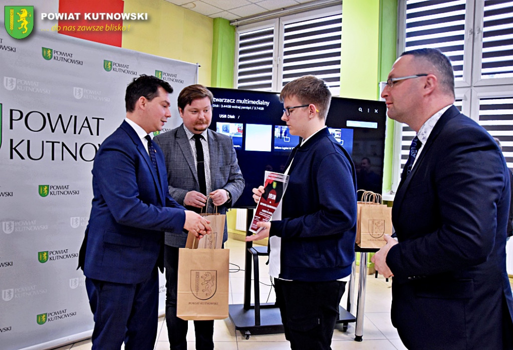 Powiatowy konkurs z okazji Święta Niepodległości
