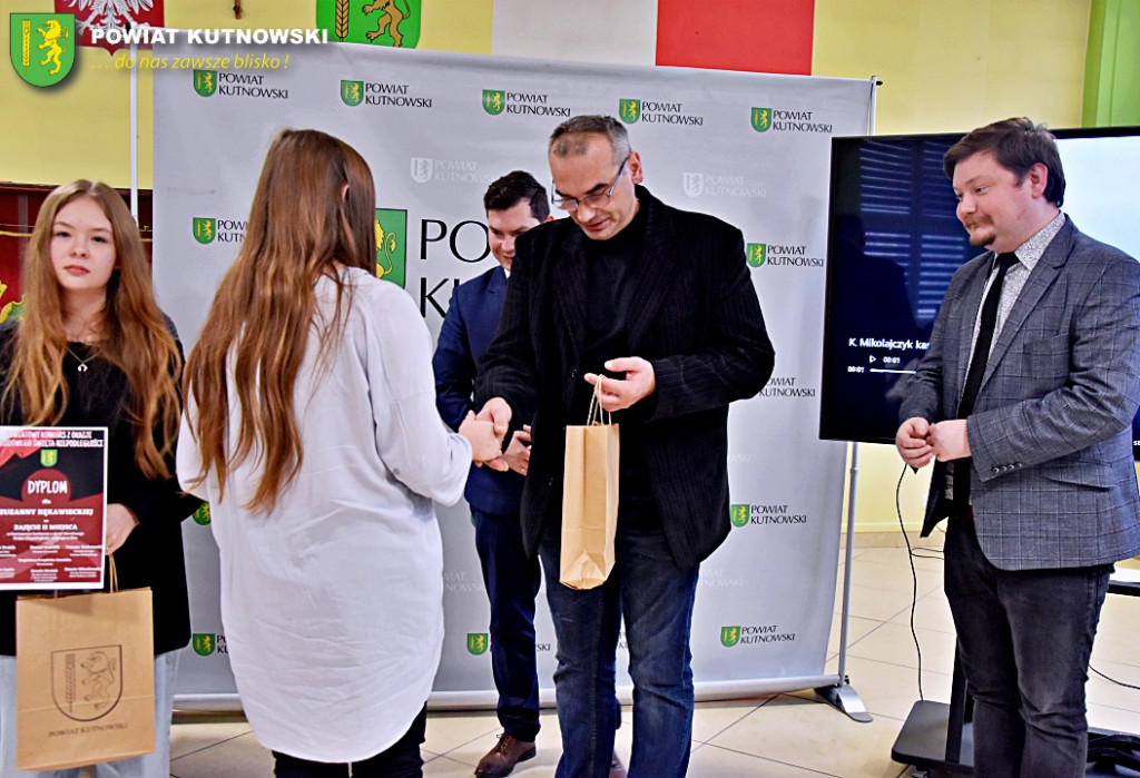 Powiatowy konkurs z okazji Święta Niepodległości