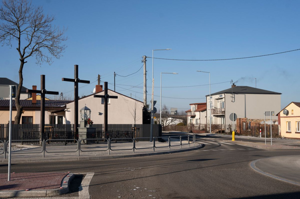 Nowe rondo w miejscowości Dobrzelin