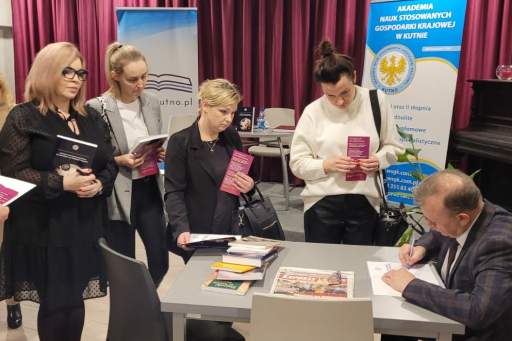 Spotkanie wokół książki wydanej przez ANSGK