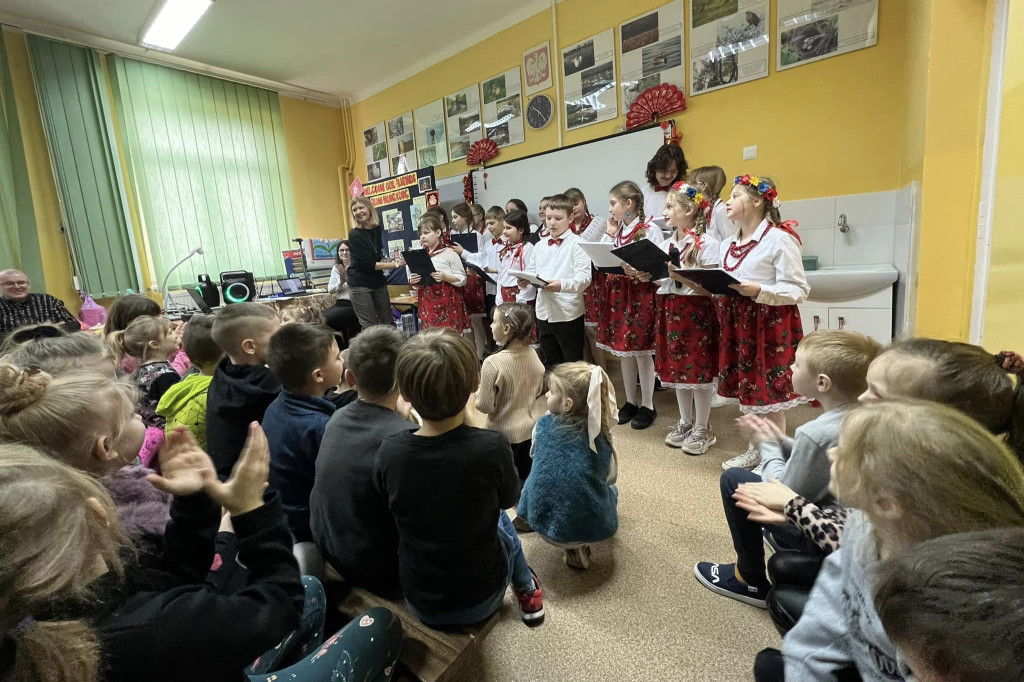 Wizyta gości z Hongkongu w SP we Wroczynach