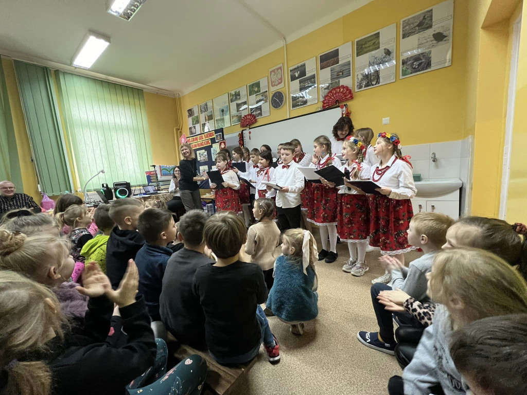 Wizyta gości z Hongkongu w SP we Wroczynach