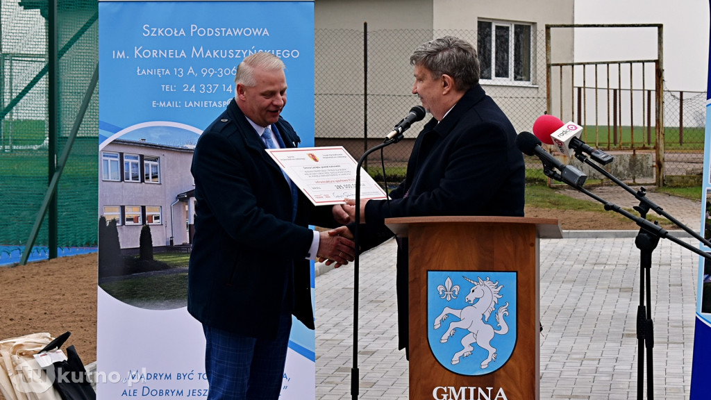 Uroczyste otwarcie boiska w Łaniętach