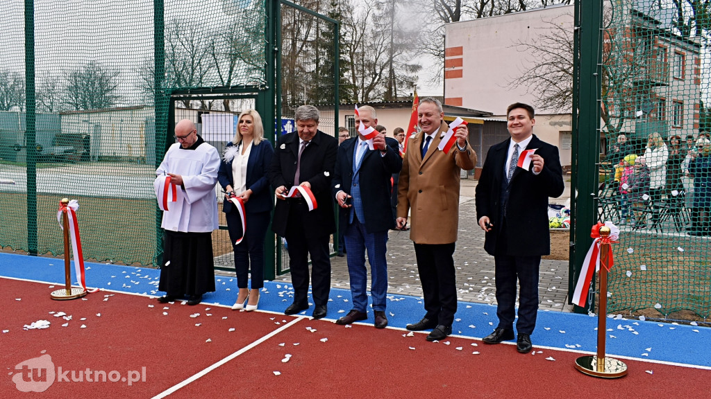 Uroczyste otwarcie boiska w Łaniętach