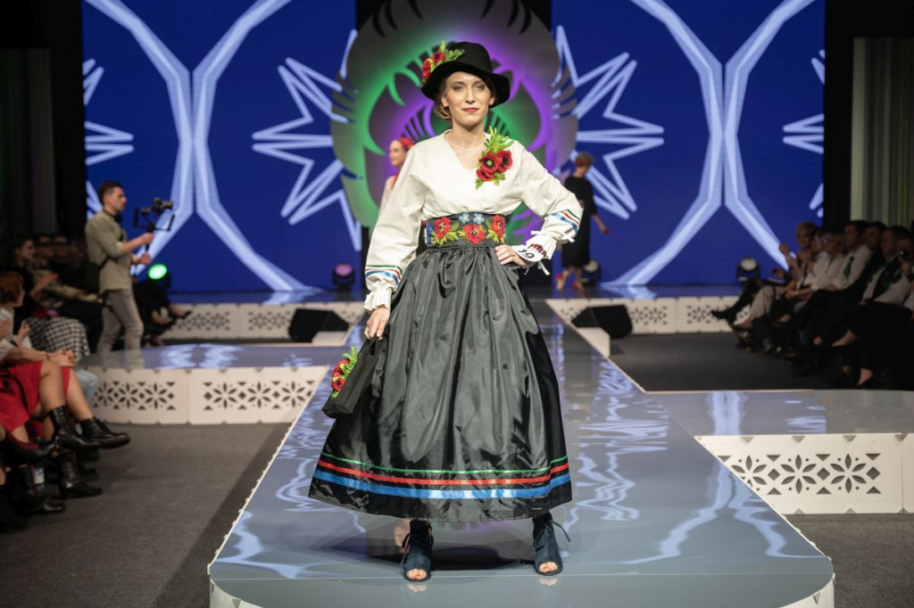 Modna gospodyni pięknym życie czyni