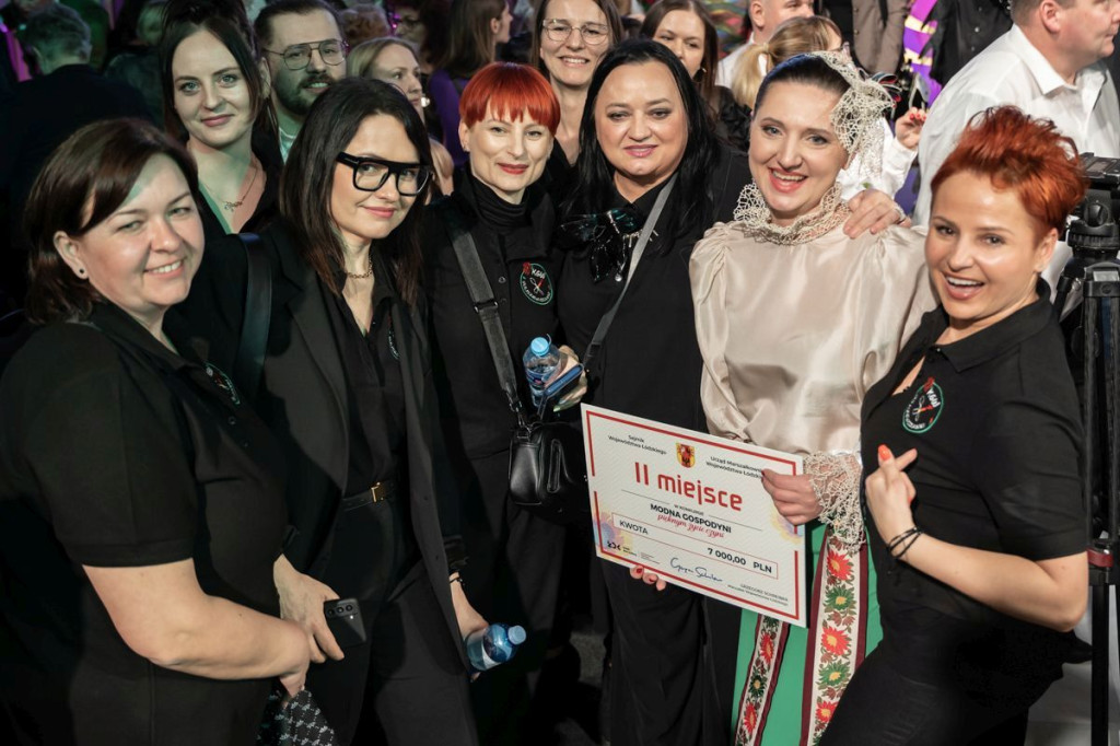 Modna gospodyni pięknym życie czyni