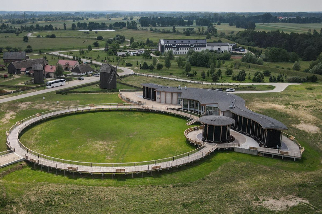 Tężnia jodowa z pijalnią wody geotermalnej w Uniejowie
