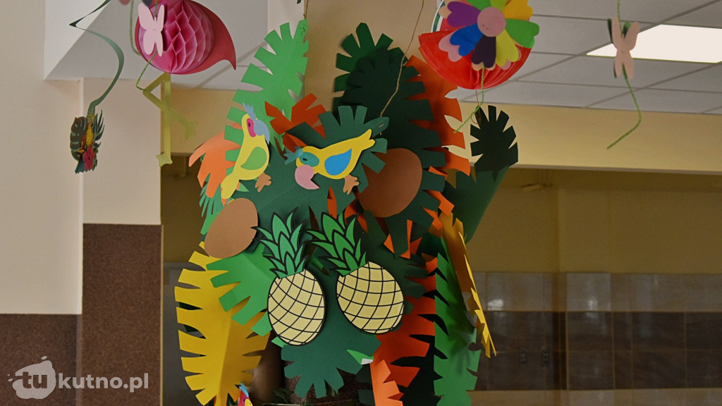 Hawajska impreza w kutnowskiej Dziewiątce