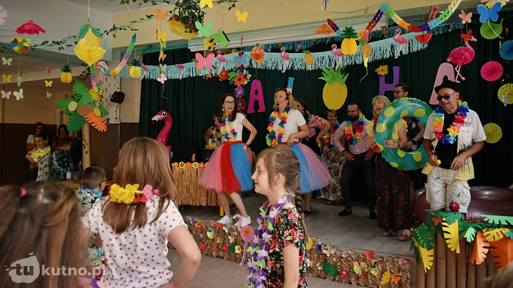 Hawajska impreza w kutnowskiej Dziewiątce