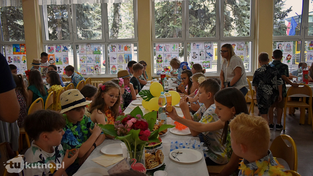 Hawajska impreza w kutnowskiej Dziewiątce