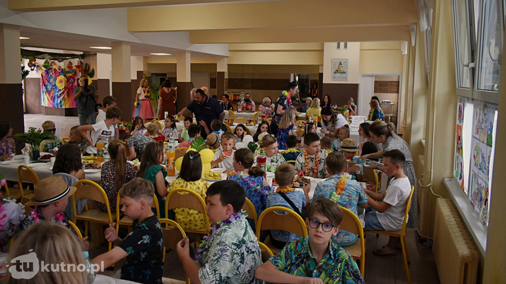 Hawajska impreza w kutnowskiej Dziewiątce