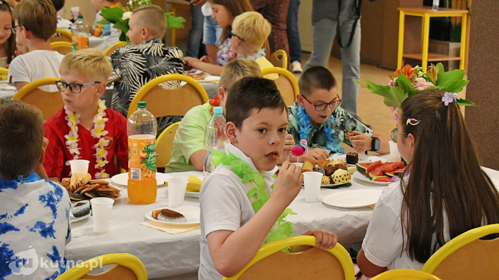 Hawajska impreza w kutnowskiej Dziewiątce