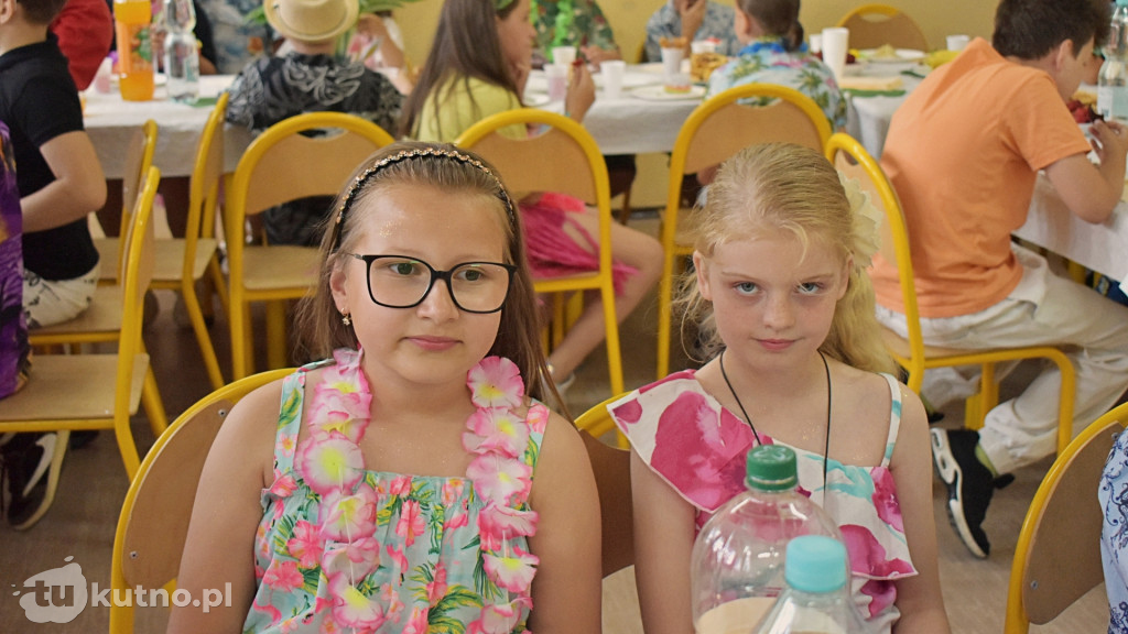 Hawajska impreza w kutnowskiej Dziewiątce