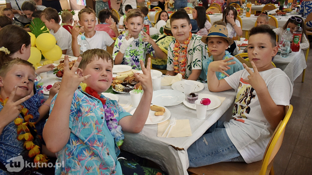 Hawajska impreza w kutnowskiej Dziewiątce