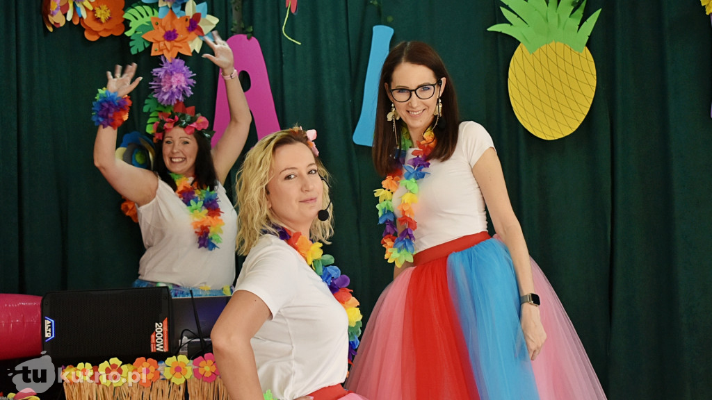 Hawajska impreza w kutnowskiej Dziewiątce