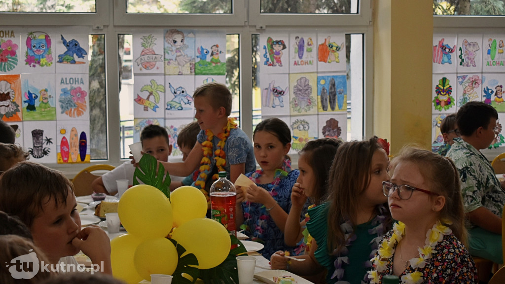 Hawajska impreza w kutnowskiej Dziewiątce