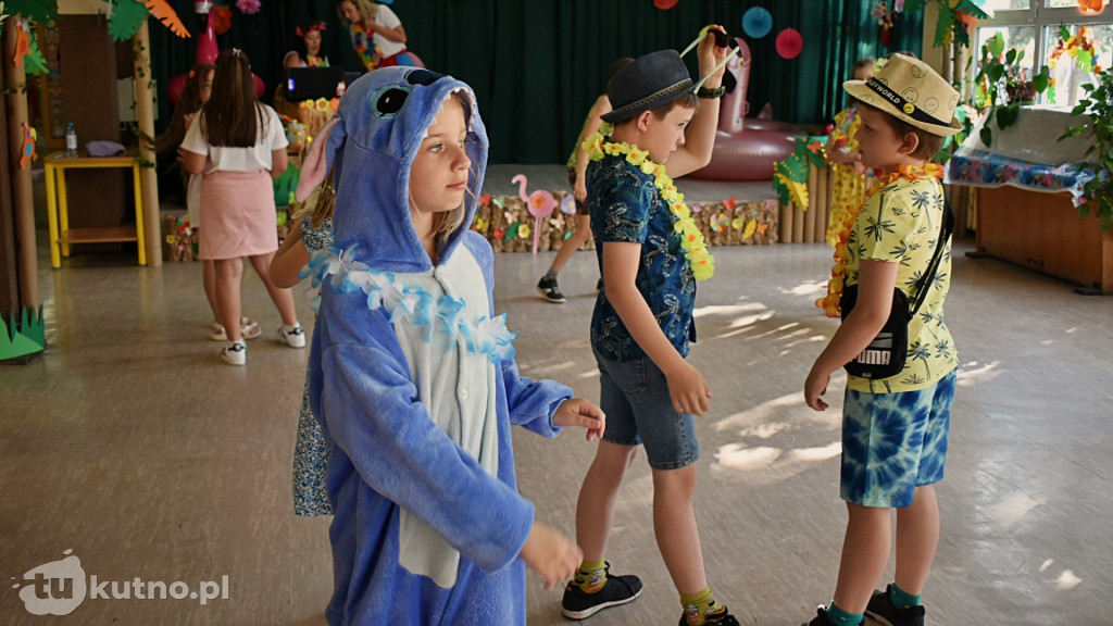 Hawajska impreza w kutnowskiej Dziewiątce