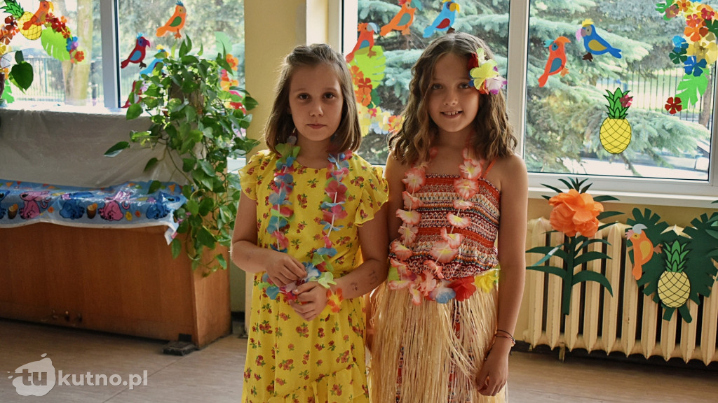 Hawajska impreza w kutnowskiej Dziewiątce