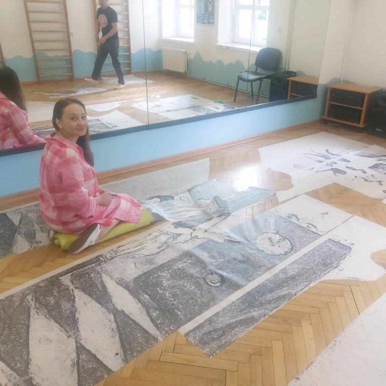 Mural na ścianie Domu Kultury w Łęczycy