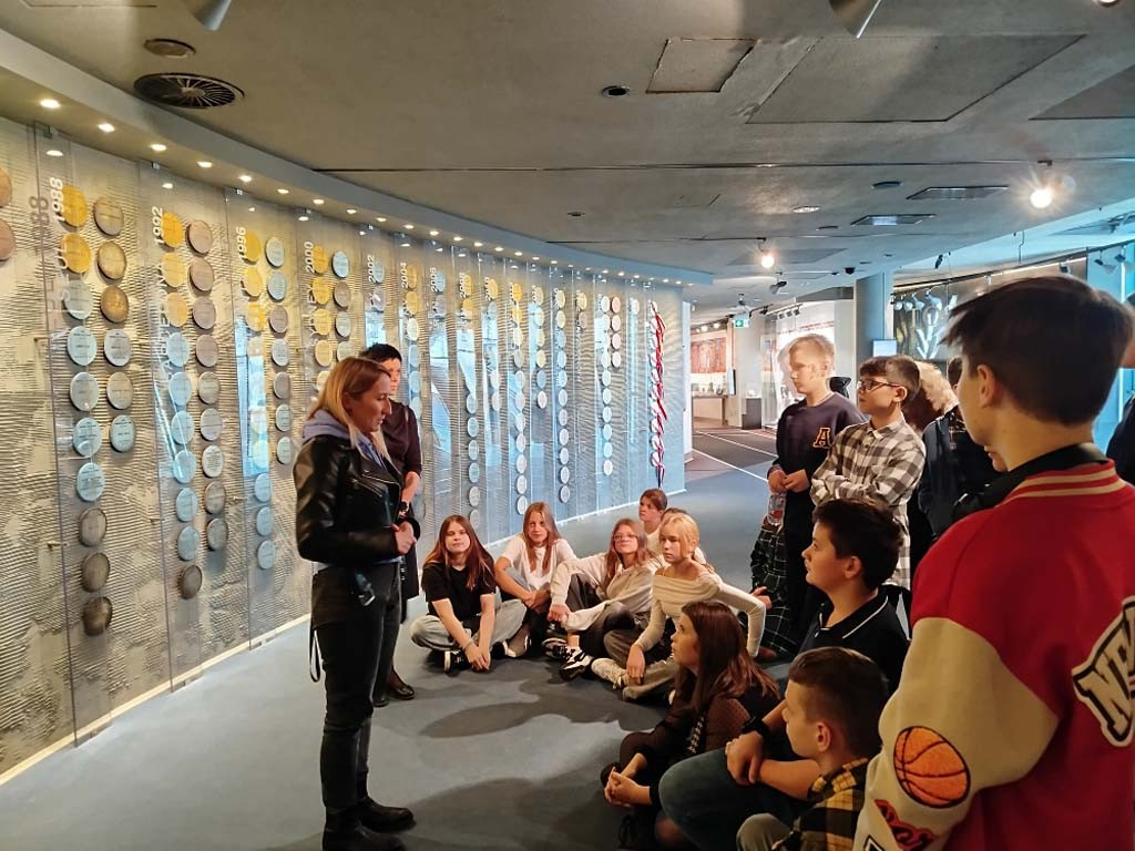 Uczniowie kutnowskiej 'Jedynki' w Muzeum Sportu