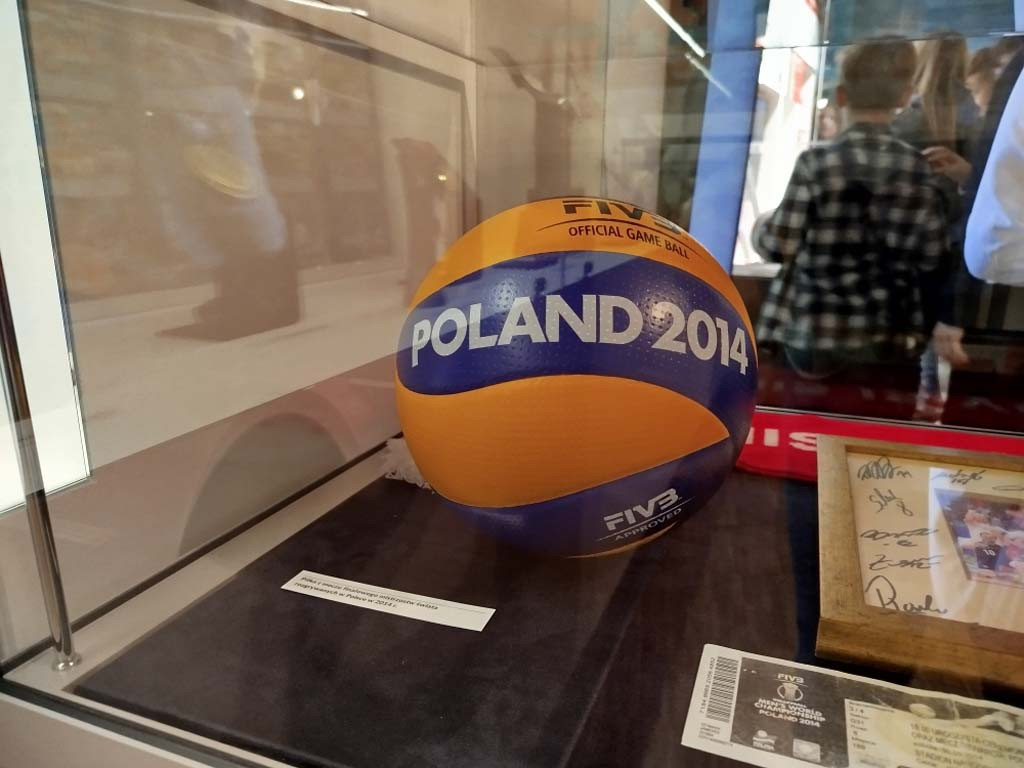 Uczniowie kutnowskiej 'Jedynki' w Muzeum Sportu