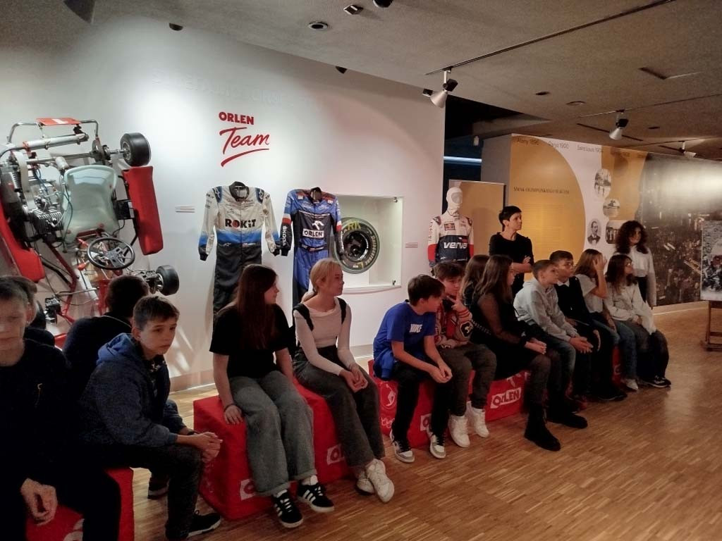 Uczniowie kutnowskiej 'Jedynki' w Muzeum Sportu