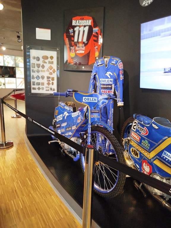 Uczniowie kutnowskiej 'Jedynki' w Muzeum Sportu