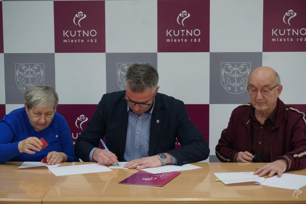Pieniądze dla organizacji pozarządowych