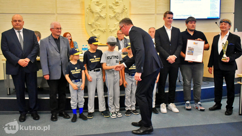 Lokalni bohaterowie nagrodzeni